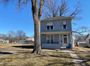 1014 S 6th St, Burlington, IA 52601