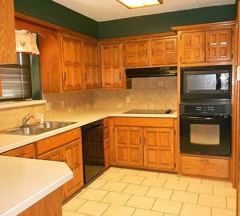 4th image of 2517 NE Heritage Creek Dr