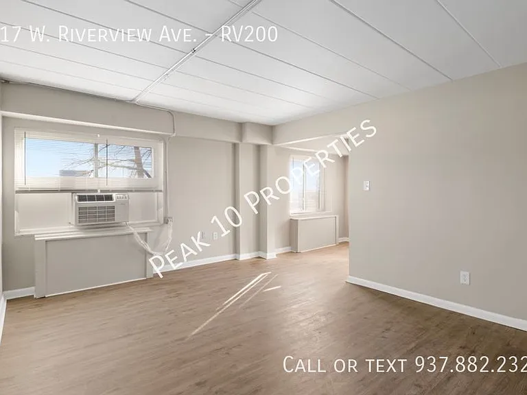 617 W Riverview Ave #RV200 — Photo 8
