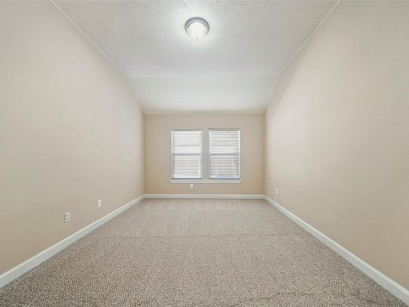 Generous Study or Flex room!