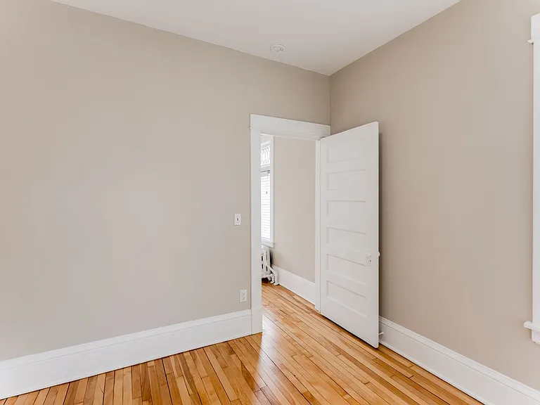 273 W Sturgis St — Photo 9