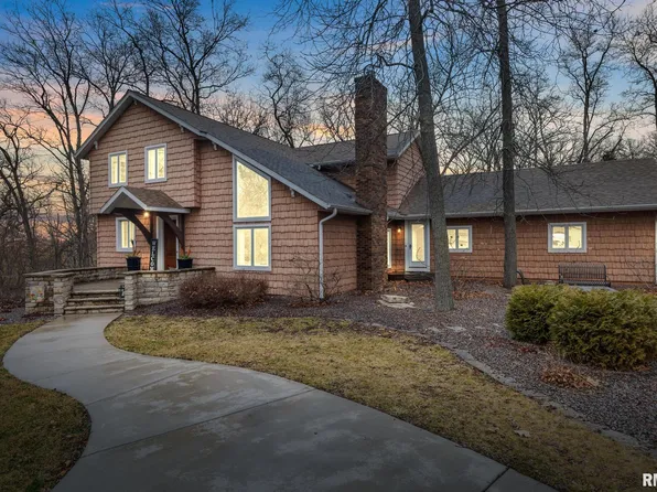 1427 NW Windermere Dr, Tremont, IL 61568