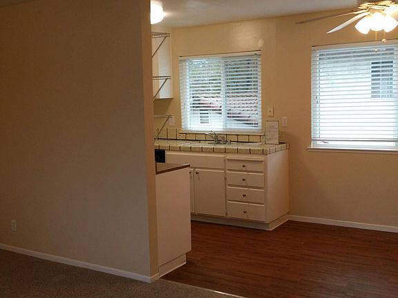 2nd image of 447 Pinehurst Ave APT 4