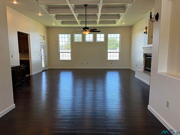 3rd image of 204 Dominion Way