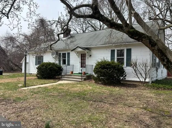 52 Scott Ave, Princeton Junction, NJ 08550