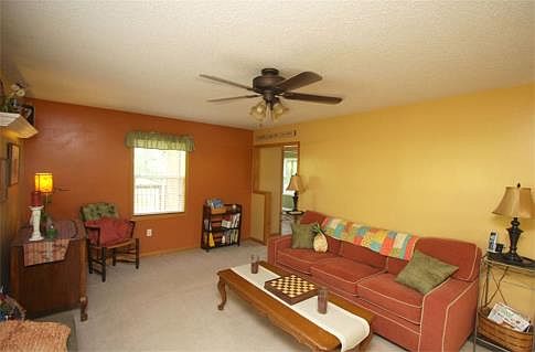 3rd image of 17235 Hillside Dr