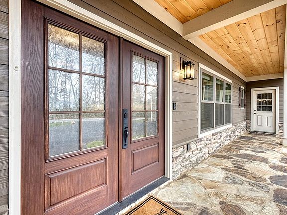 4th image of 65 Eastridge Ct
