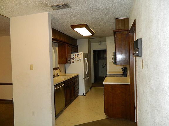5th image of 8410 Hartford Dr