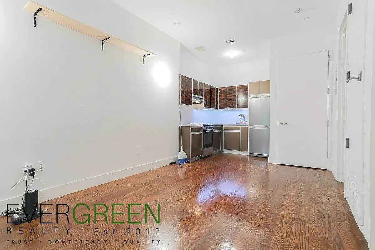 1072 Bergan Street — Photo 1