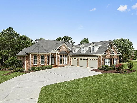 3rd image of 2751 Bountiful Pl