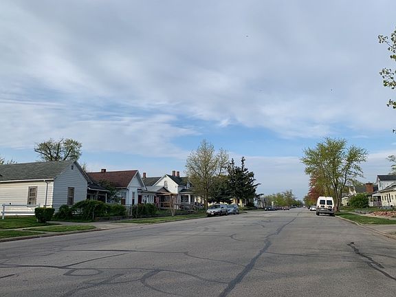 4th image of 924 E Temple St Lot 493