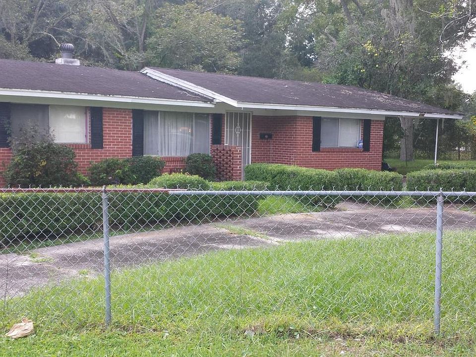2nd image of 5142 Moncrief Rd W