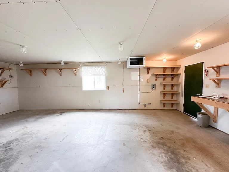 5706 Shannon Ct — Photo 11
