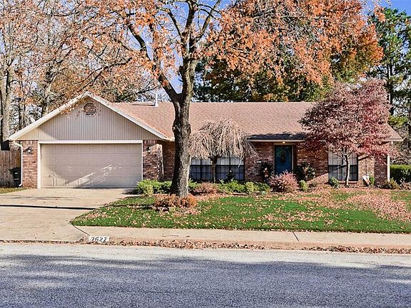 2nd image of 2627 E Golden Oaks Dr