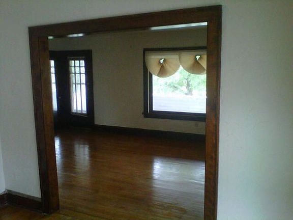 2nd image of 2523 E 124th St