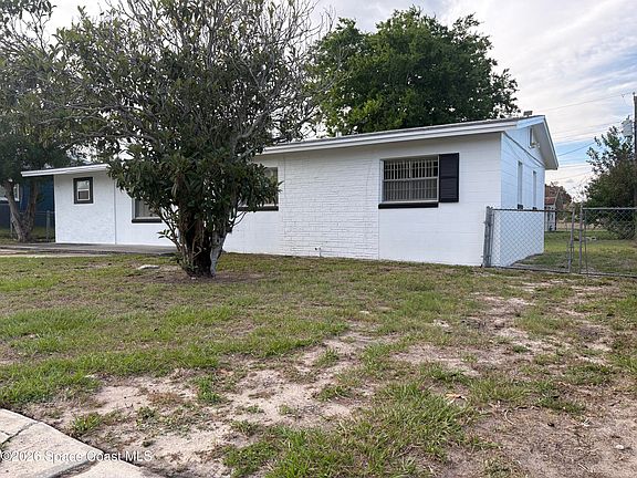 4th image of 2240 White Sands Dr