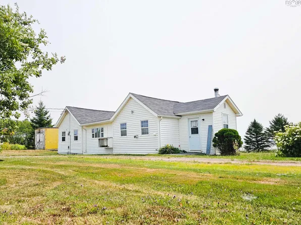4606 Highway 2, Upper Economy, NS B0M 1J0