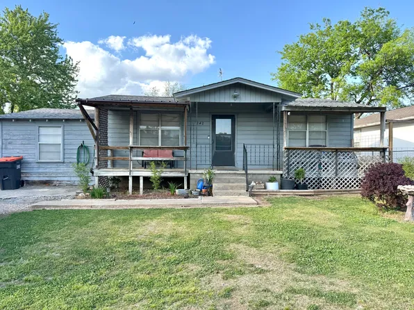 242 W Quapah Ave, Vinita, OK 74301