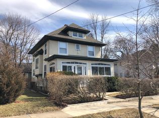 515 Brook St, Elgin, IL 60120