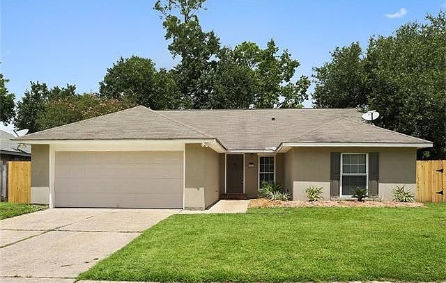1st image of 426 Highwood Dr