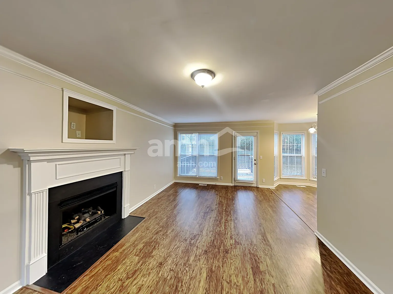 3 bed, 2.5 bath, 2182 sqft, $2,560 — Photo 4