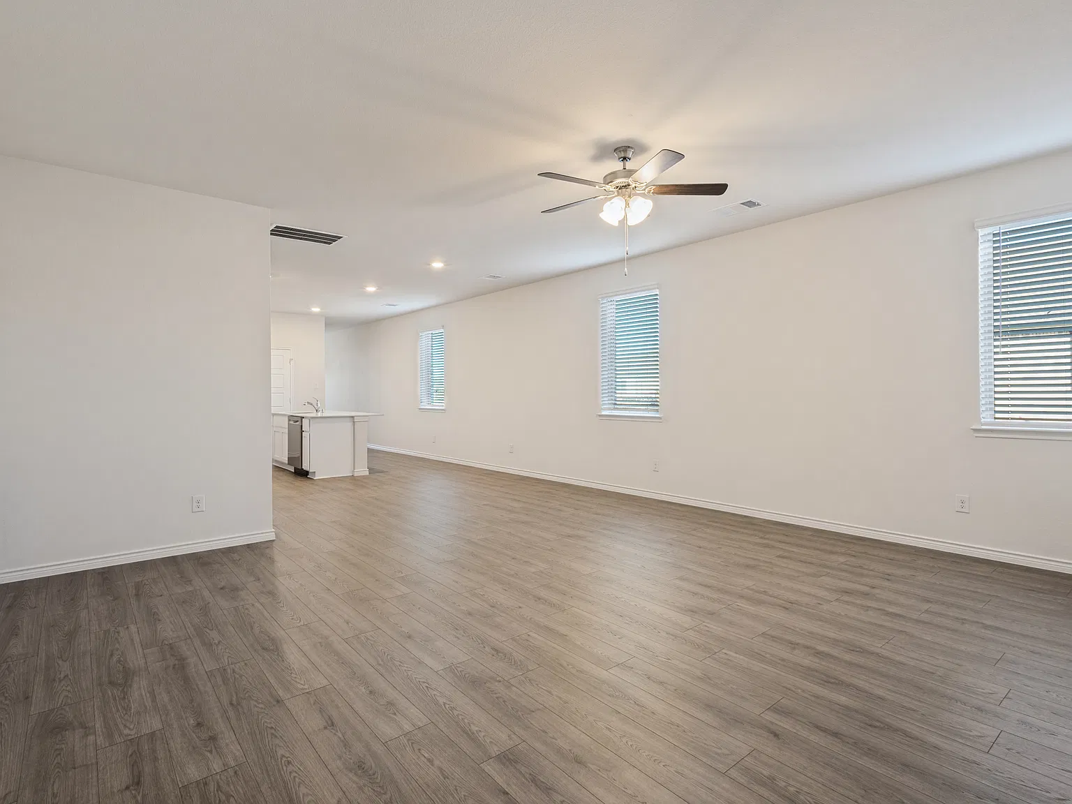 3 bed, 1742 sqft, $1,995 — Photo 2