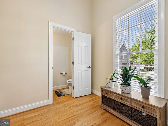 5th image of 211 Chestertown St