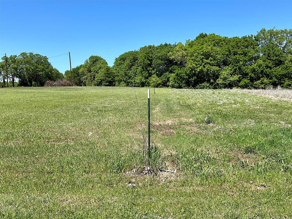 2nd image of 420 Oak Shores Rd