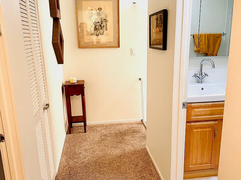 4900 Whitsett Ave #7 — Photo 18