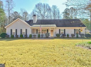 35 Riverside Dr, Sharpsburg, GA 30277