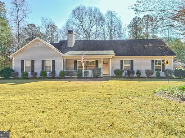 35 Riverside Dr, Sharpsburg, GA 30277