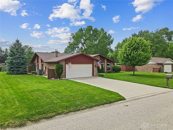 3rd image of 485 Wisteria Dr