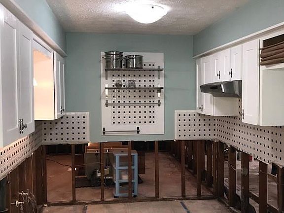 5th image of 4809 Scott Ln