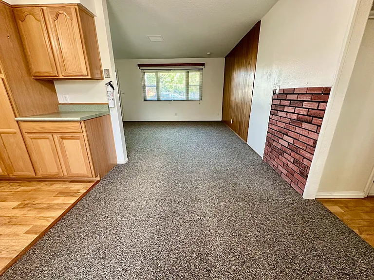 4063 N Sunnyside Ave — Photo 12