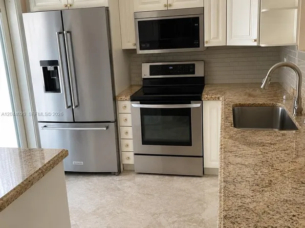219 NE 14th Ave APT 306, Hallandale Beach, FL 33009