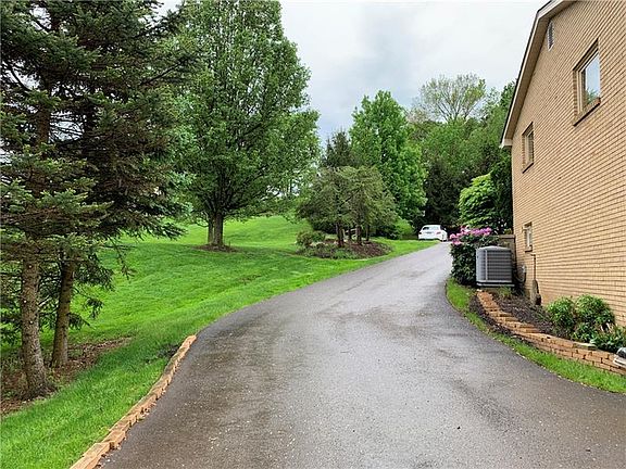 2nd image of 3498 Douglas Dr