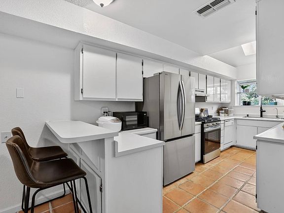 3rd image of 7673 Lily Mar Ln