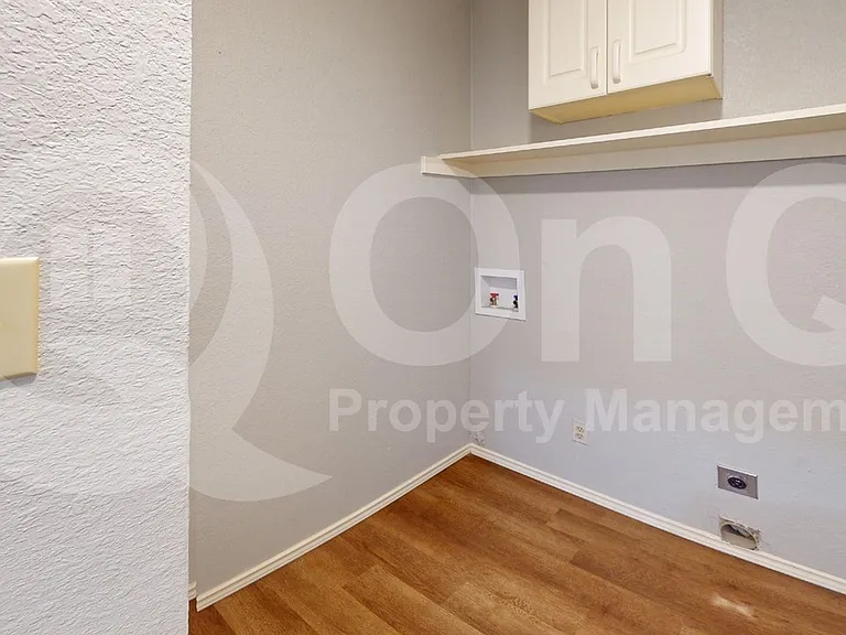 7913 Rice Dr — Photo 8