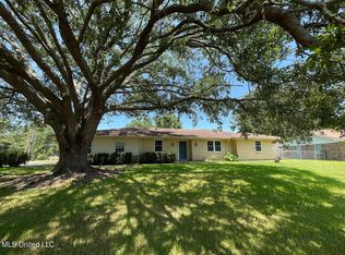 1211 Ridgewood Ln, Picayune, MS 39466