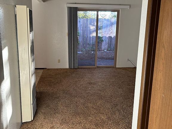 3rd image of 2040-2050 Redwood Way #2040