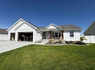 137 E Linden St, Shelley, ID 83274