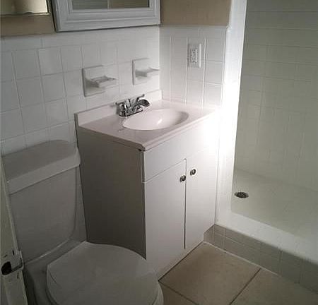 4th image of 989 NW 20th St