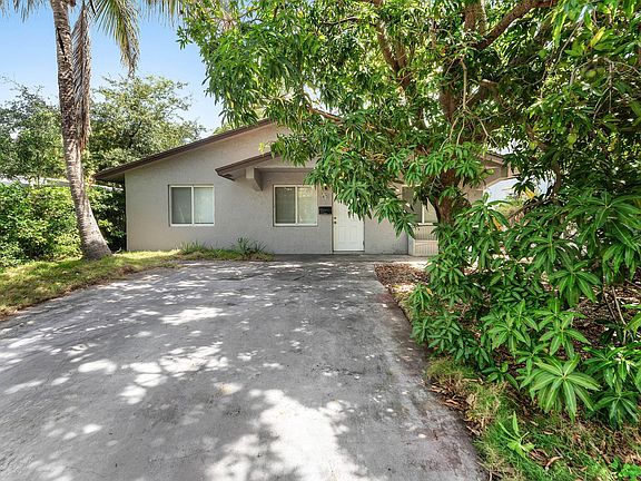 3rd image of 417 UPLAND Road