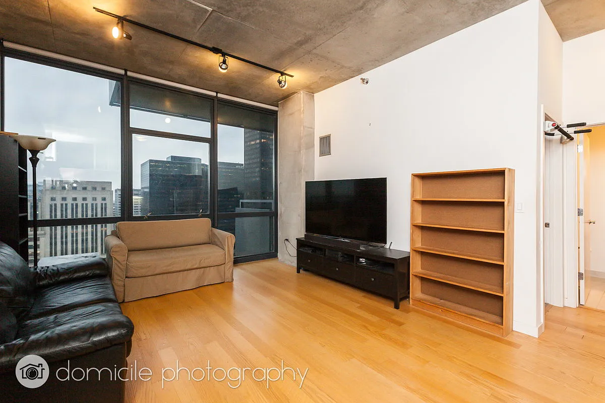 Building Photo - 235 W Van Buren St #2113