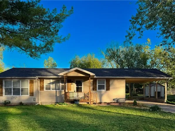 924 N Elm St, Nevada, MO 64772