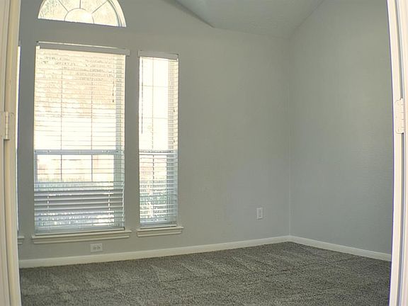 2nd image of 131 Tonkawa Canyon Dr