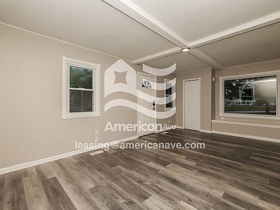1564893_005_living_room_5.jpg