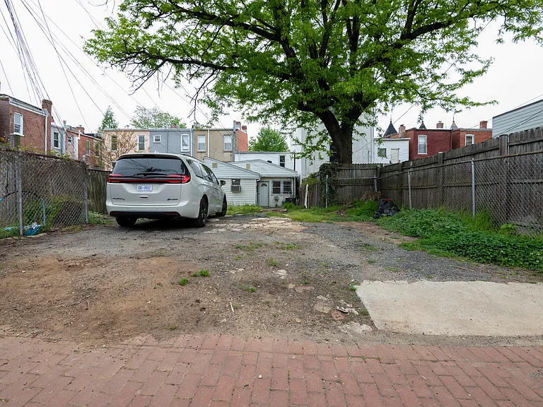 709 13th St NE — Photo 23