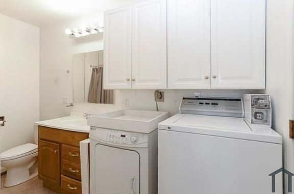 3rd image of 17 Lincoln Ave #1