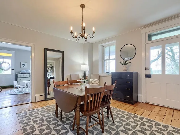 2047 Jarvis Rd — Photo 5